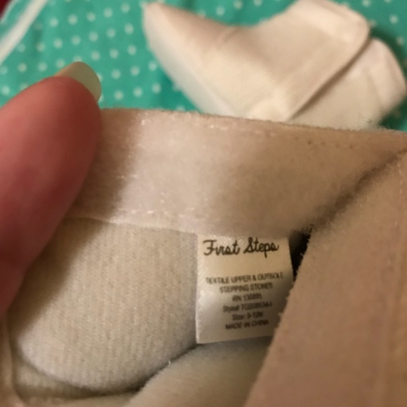 New - Baby booties size 9-12 months - Picture 3 of 3